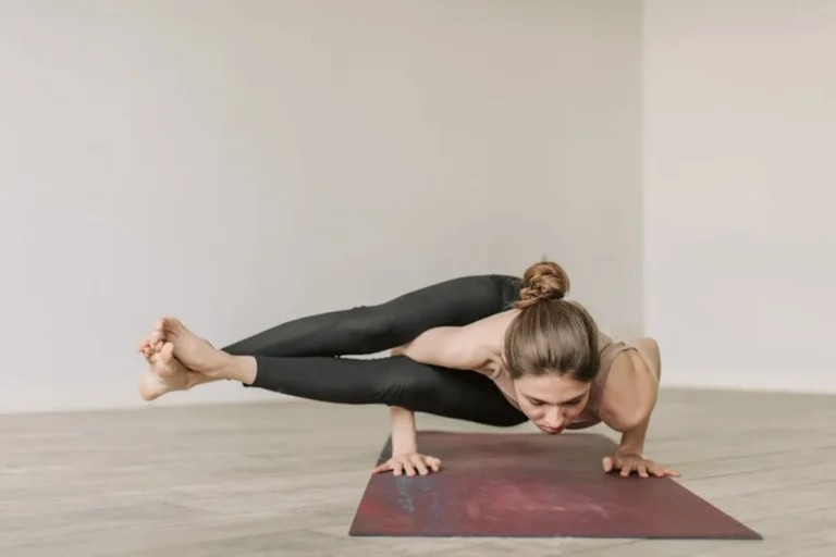 How to Practice Handstands Safely